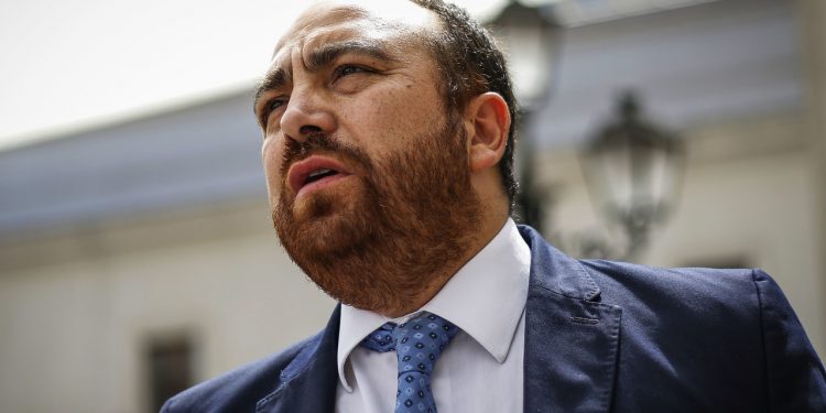 Última hora / Democracia Cristiana se querella contra exdiputado Fuad Chahin por «administración desleal» de bienes inmobiliarios