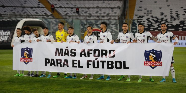 Ministra de Salud confirma que evaluará aumentar aforos en los estadios ante petición de Colo Colo