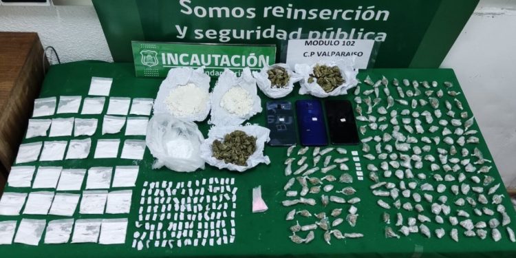 Gendarmes incautan más de medio kilo de drogas desde celda de la cárcel de Valparaíso
