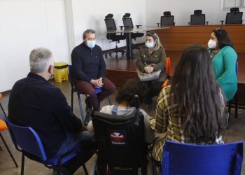 Alcalde de Quillota entrega apoyo a familiares de fatal accidente del 1 de enero