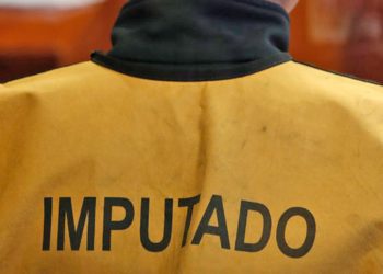 Exmarino es condenado a veinte años de presidio efectivo por cometer abuso sexual contra su propia hija