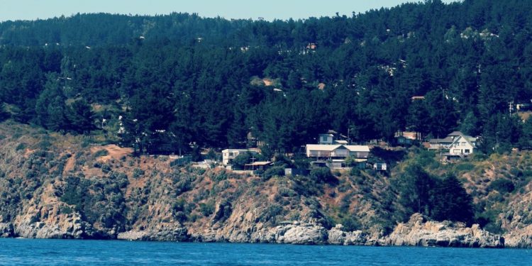 Corte de Valparaíso ordena a municipio garantizar suministro de agua a residentes de Laguna Verde