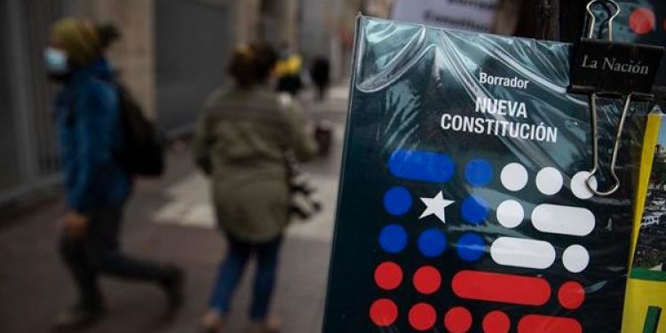 Delegación del Partido de la Izquierda Europea (PIE) visita Chile y da su apoyo a la nueva Constitución