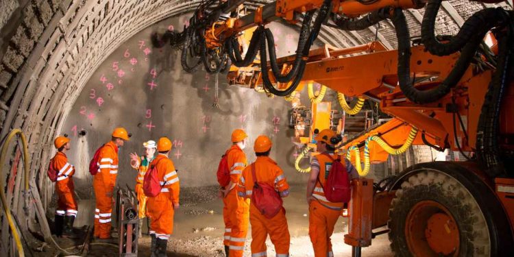 Día del Minero: con llamado a defender y potenciar la actividad, municipio de Cabildo y CFT PUCV homenajearon a quienes son patrimonio vivo