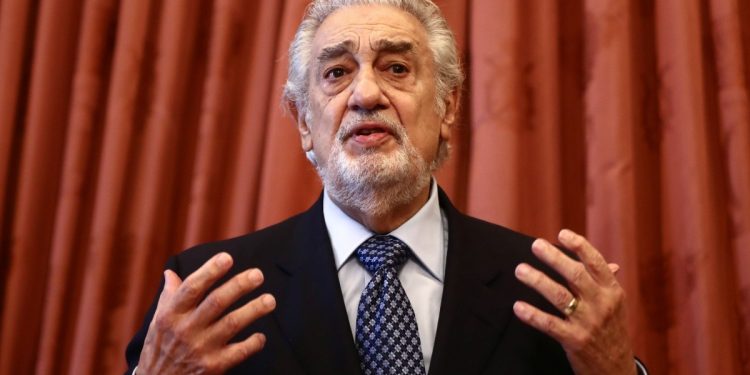 Cancelan concierto de Plácido Domingo en Chile en medio de su vinculación con secta de trata de personas