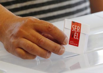 Cadem: a dos semanas del plebiscito, 37 % votaría Apruebo y 46 % Rechazo, mientras que 17 % no sabe