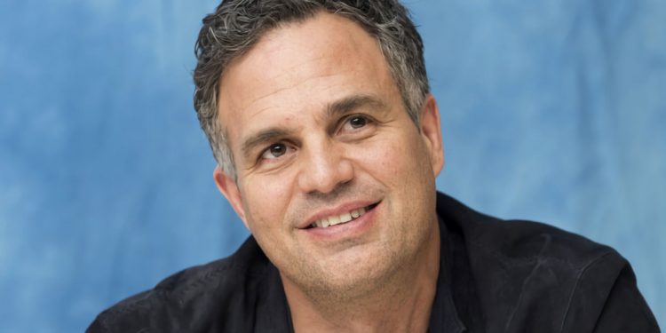 Actor Mark Ruffalo da su apoyo de cara al Plebiscito: «Todos los ojos y esperanza en Chile»
