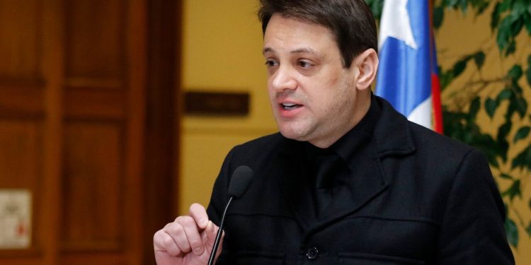 Diputado Gaspar Rivas presenta proyecto para endurecer medidas cautelares a imputados y se autodenomina el «Bukele chileno»
