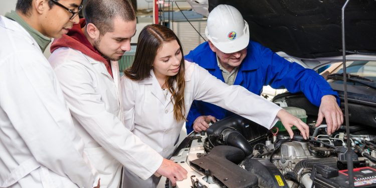 600 mil técnicos se requieren en Chile  para cubrir demanda laboral actual