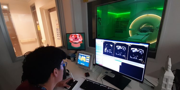 Hospital Gustavo Fricke aplica tecnología de punta para apoyar diagnósticos cardíacos