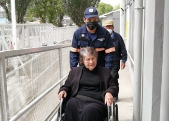 Defensa Civil de Chile entrega recomendaciones para las personas que lleguen a los locales de votación