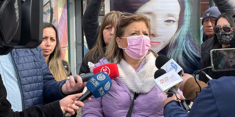 Padres de manipuladora de alimentos fallecida en accidente laboral interponen querella por homicidio culposo