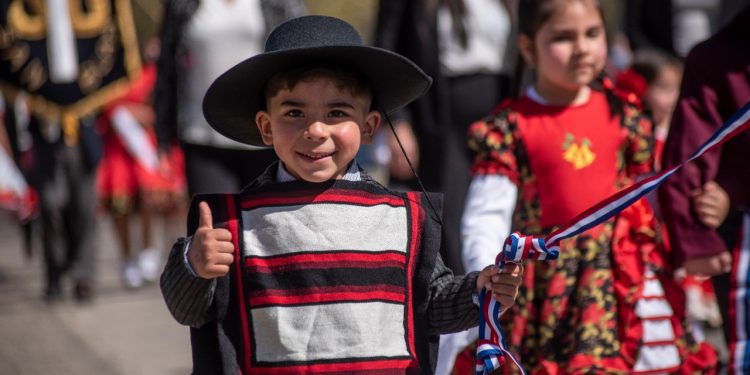 Tradicional desfile de Fiestas Patrias retornó a las calles de Quilpué tras dos años de restricciones sanitarias por pandemia