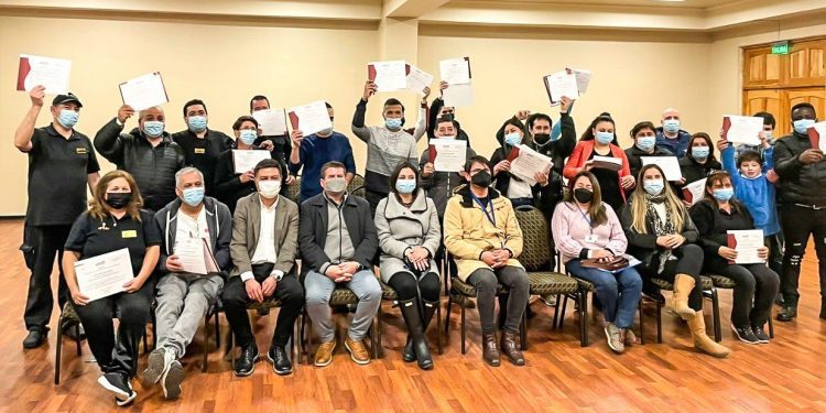 120 trabajadores gastronómicos de la región certifican sus competencias laborales