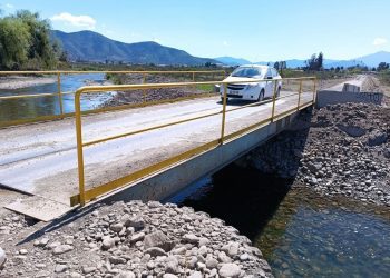 Alcalde de La Calera afirma que puente mecano que cruza el río Aconcagua descongestionó la comuna, y criticó al MOP: «Estamos haciéndole la pega»