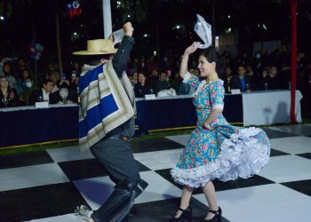 Viña del Mar: con pie de cueca alcaldesa Ripamonti inauguró ramadas del Sporting