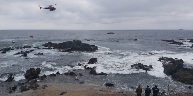 Valparaíso: Armada rescata cuerpo sin vida de una mujer en el sector de Playa Carvallo