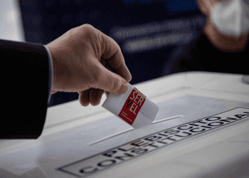 Opción Rechazo supera ampliamente al Apruebo: 62,20 % contra 37,80 % con 72,20 % de las mesas escrutadas