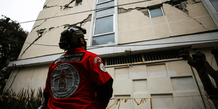 Onemi y SHOA descartan tsunami en las costas chilenas tras terremoto en México