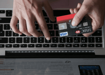 CMF denuncia y alerta presuntos delitos de estafa de entidades que ofrecen créditos a través de internet y redes sociales