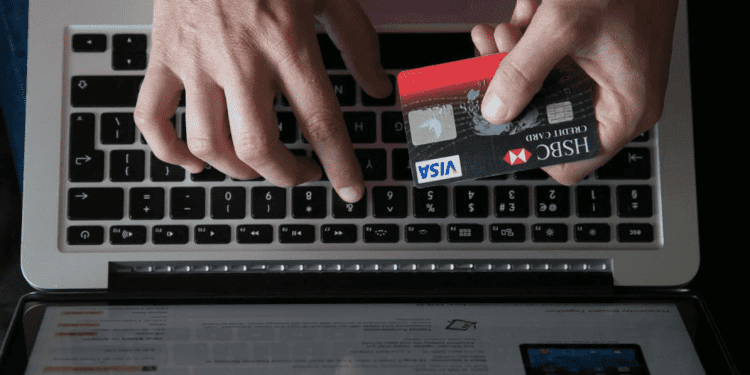 CMF denuncia y alerta presuntos delitos de estafa de entidades que ofrecen créditos a través de internet y redes sociales