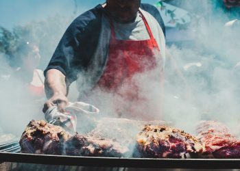 ¿Cómo afecta el 18 al medio ambiente?: experto advierte que en septiembre aumentan hasta un 30 % los residuos contaminantes