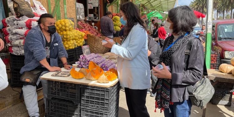 Autoridades realizan socioeducación en Mercado Cardonal de cara a nuevo escenario de apertura