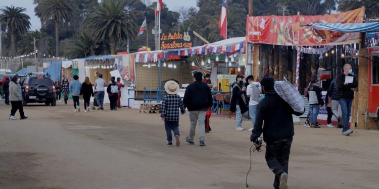 Fonderos sacan cuentas alegres tras cuatro días de Fiestas Patrias en Valparaíso