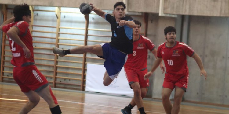 Selecciones deportivas de la UPLA se instalan en semifinales de torneo Fenaude Zona Costa