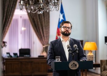 Comité político y líderes de partidos oficialistas se reúnen en La Moneda con Presidente Boric para analizar cambio de gabinete
