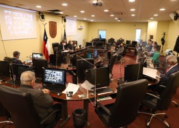 Gobierno Regional de Valparaíso aprueba adquisición de mamógrafo móvil y buses para traslado de estudiantes