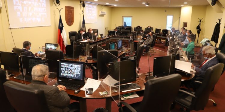 Gobierno Regional de Valparaíso aprueba adquisición de mamógrafo móvil y buses para traslado de estudiantes