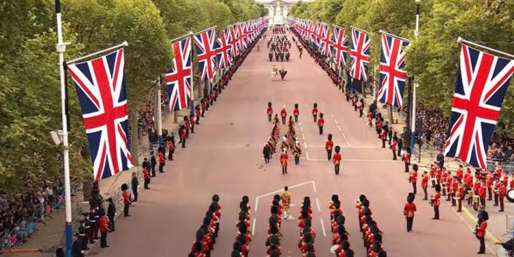 Reino Unido da su último adiós a la reina Isabel II en el mayor funeral de la historia