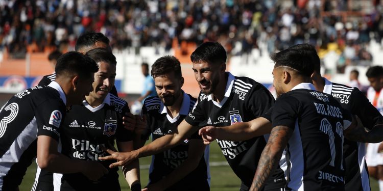 Colo Colo vence a Cobresal en El Salvador y se acerca a la corona