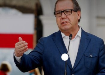 Días de renuncias en partidos políticos: el republicano Rojo Edwards y el DC Felipe Delpin deciden dejar sus sendos cargos de timonel