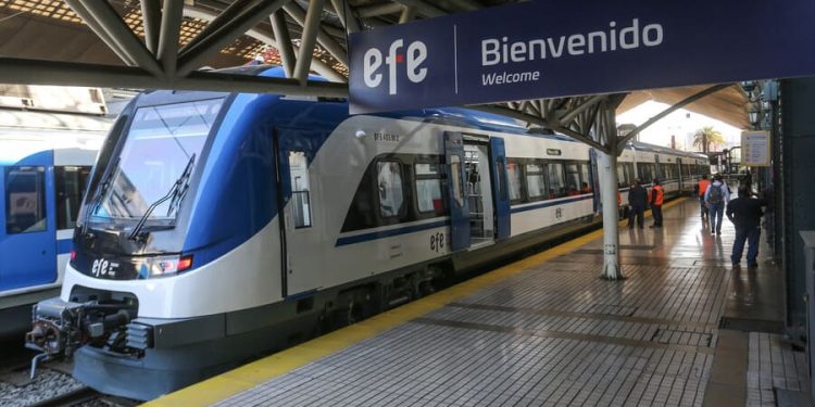 Ministerio de Obras Públicas fija para el 2025 la licitación del proyecto Tren Valparaíso-Santiago