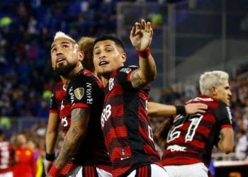 Final entre clubes brasileños: con Vidal y Pulgar en cancha, Flamengo vence a Velez y pasa a la final de la Copa Libertadores