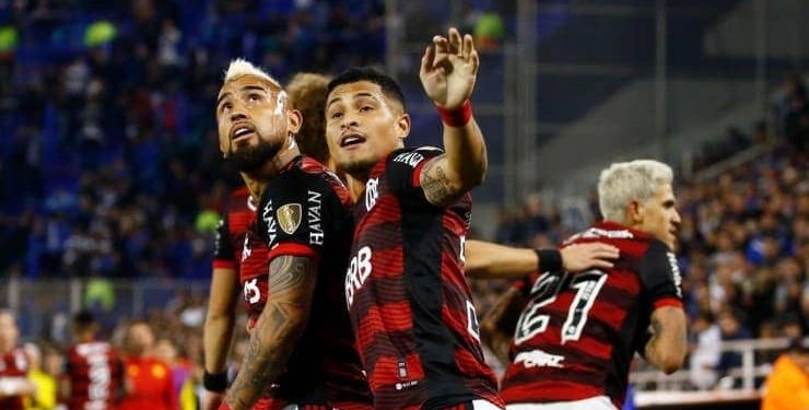Final entre clubes brasileños: con Vidal y Pulgar en cancha, Flamengo vence a Velez y pasa a la final de la Copa Libertadores