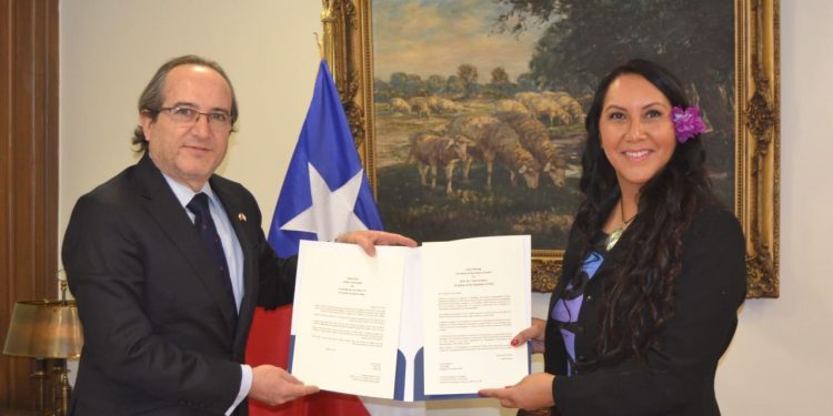 Embajador de Israel en Chile es recibido en Cancillería y califica como «incidente no muy cómodo»