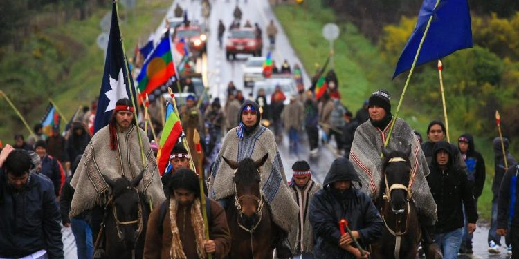 Editorial Pehuén presenta libro de Olaf Kaltmeier sobre resistencia mapuche