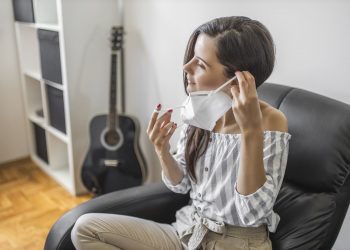 Opinión / La mascarilla como obstáculo para nuestra salud vocal