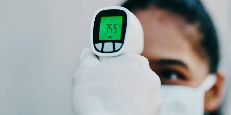 Minsal reitera recomendación de uso de mascarillas en el escenario de apertura mientras «desaconseja» los medidores de temperatura