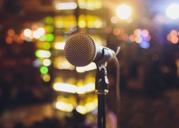 Avanza norma que facilita la ampliación de patentes de alcohol en establecimientos de espectáculos musicales en vivo