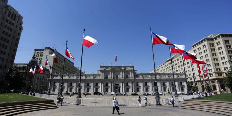 Confirman que cambio de gabinete será este martes tras resultado del Plebiscito