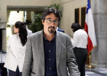 Senador Latorre luego de reunirse con el Presidente en La Moneda: «Chile rechazó un texto constitucional, pero el programa de Gobierno continúa»