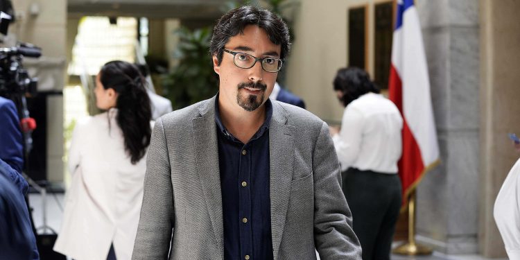 Senador Latorre luego de reunirse con el Presidente en La Moneda: «Chile rechazó un texto constitucional, pero el programa de Gobierno continúa»