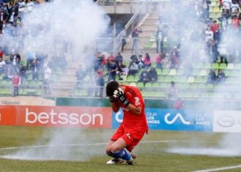 Fonoaudiólogo explica los efectos de un trauma acústico como el que sufrió el arquero de Universidad de Chile