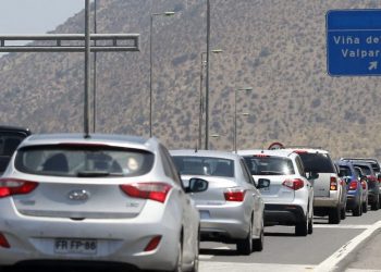 Balance preliminar de Carabineros por fin de semana largo: 250 mil vehículos ya salieron de la RM y se reportan seis fallecidos