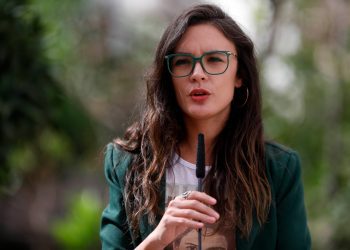 Vocera Camila Vallejo advierte que ante próximo cambio de gabinete «tenemos que estar todos disponibles a dar un paso al costado»
