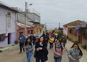 Estudiantes de la UPLA realizan censo vecinal en Playa Ancha